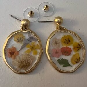 NWOT Madewell Floral Gold Earrings